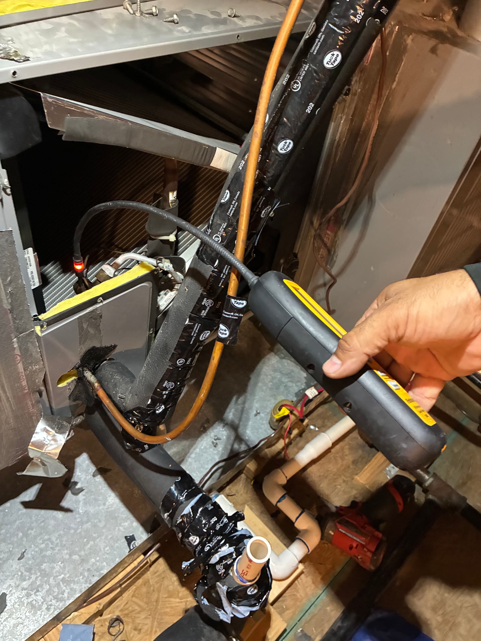 Gallery photos for AC Refrigerant Leak Detection and Repair Done Right: Image #1