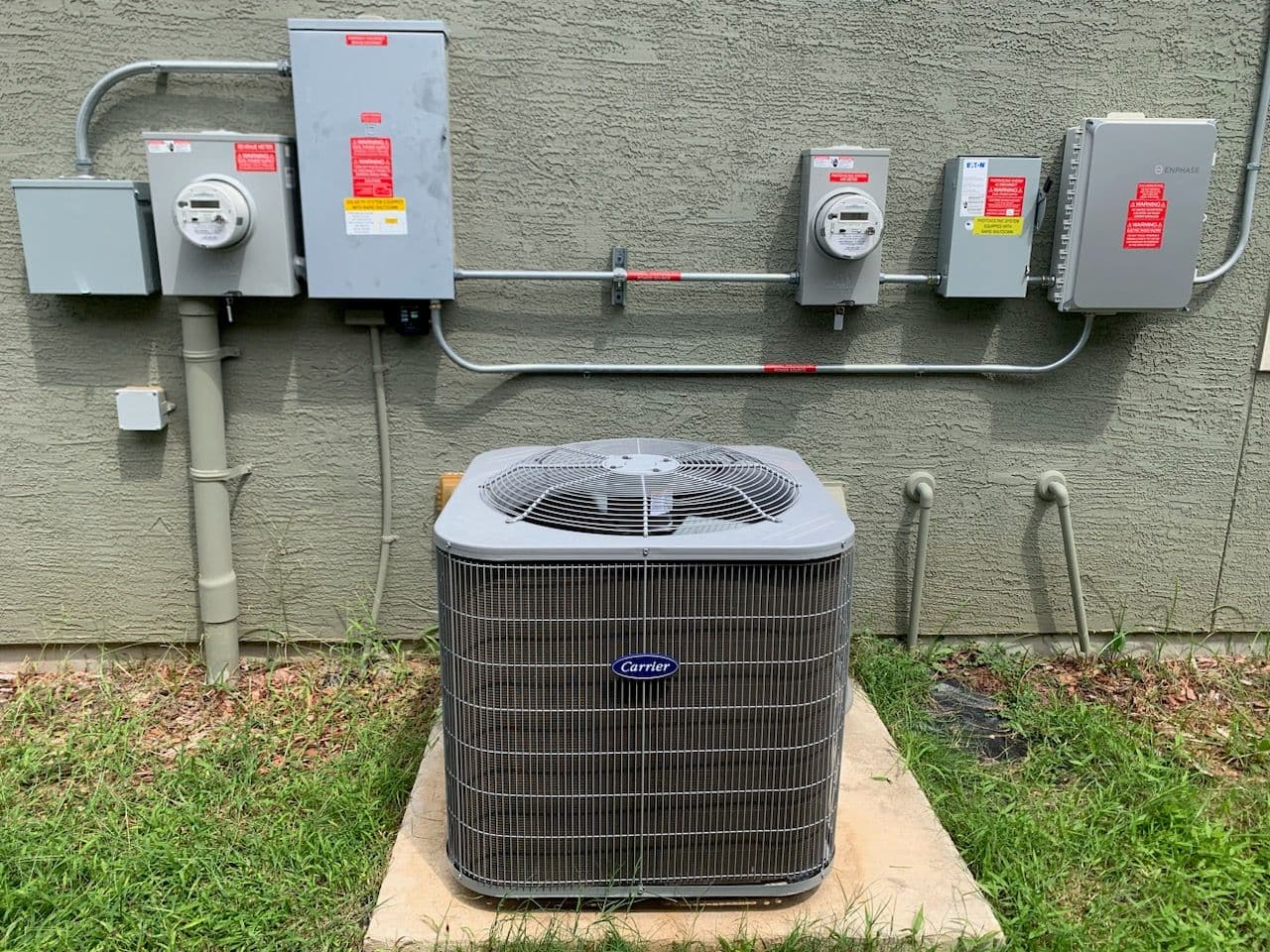 Efficient Solar-Integrated Carrier AC Installation image